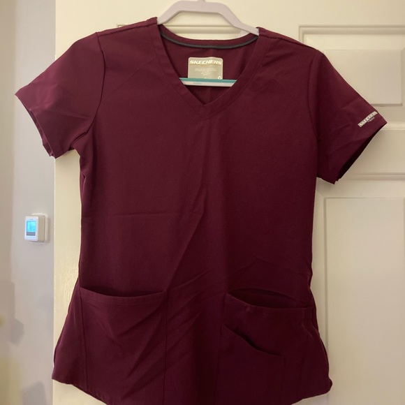 Lot of Women’s Scrubs ranging from Small to Medium excellent condition - Picture 2 of 11